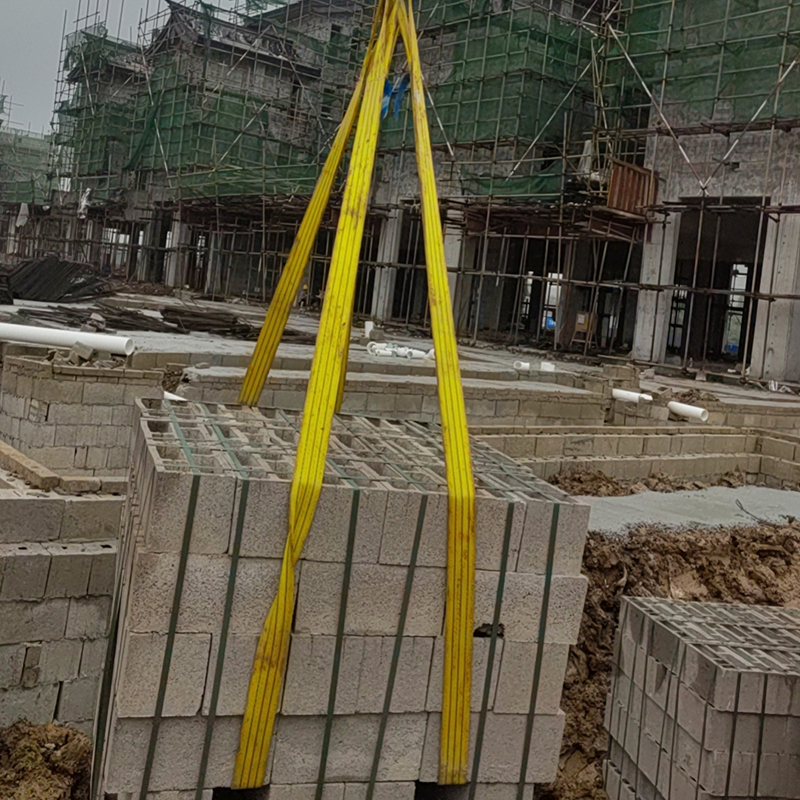 工地吊裝帶使用現(xiàn)場(chǎng)